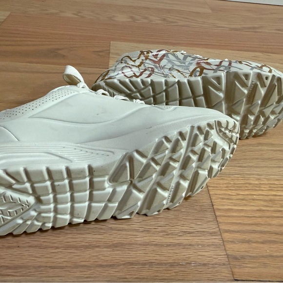 Skechers Girl's Uno Lite-Metallic Love Sneaker - Picture 5 of 5